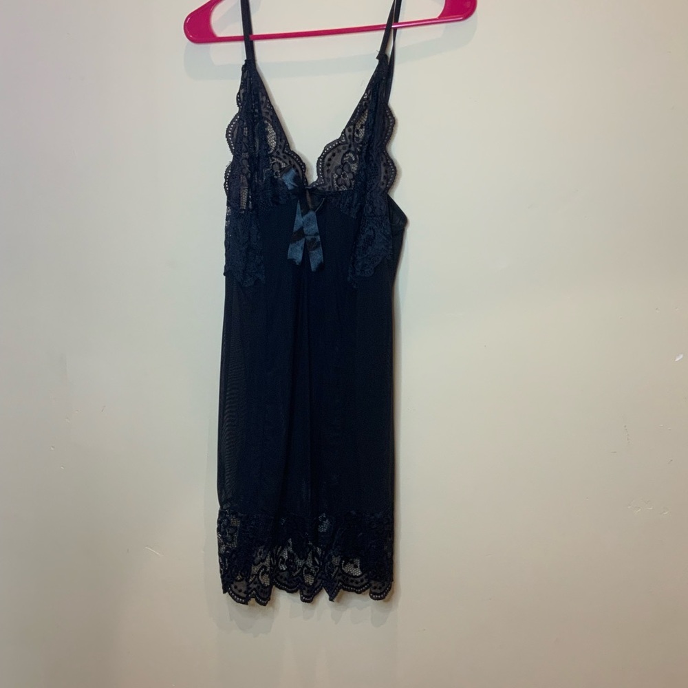 Elegant Black Lace Chemise